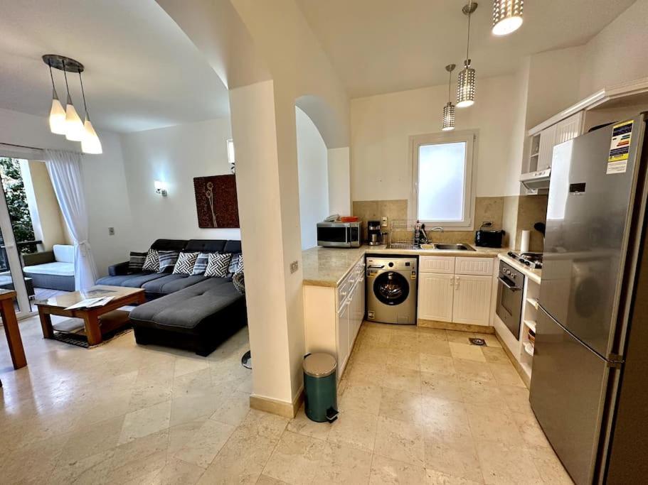 2 Bedroom Condo, With Pool, And Beach & Lagoon Access Хургада Екстериор снимка